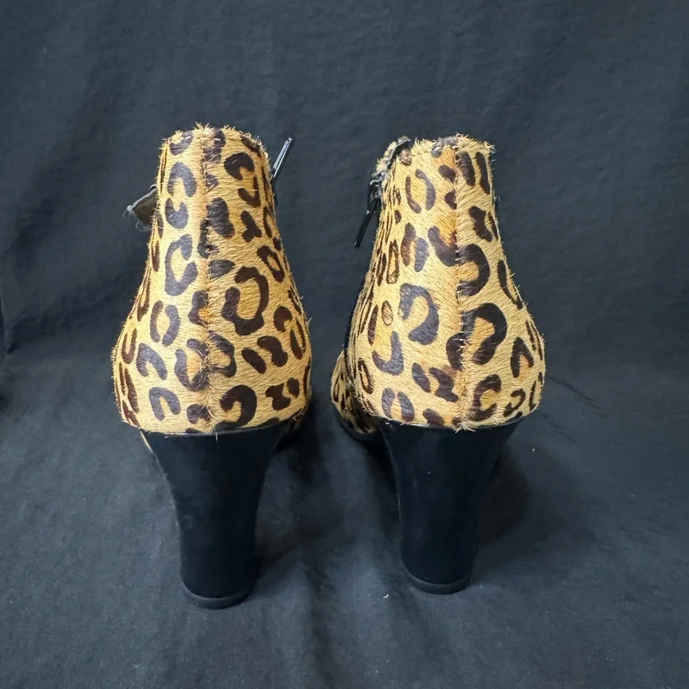 AEROSOLES Leopard Print Ankle Booties